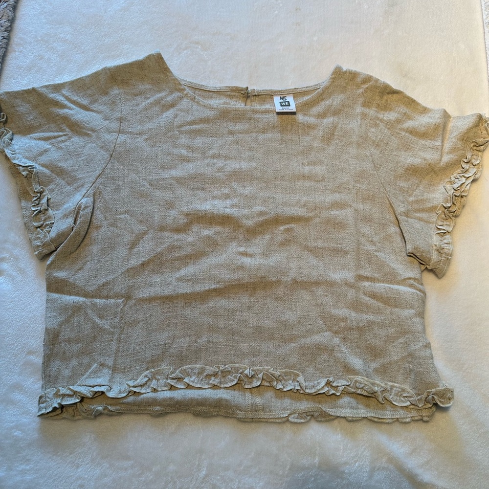 Me to We Pacsun Cream Ruffle Sleeve Blouse